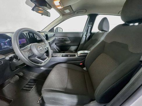 Used 2025 Nissan Kicks S FWD image 13