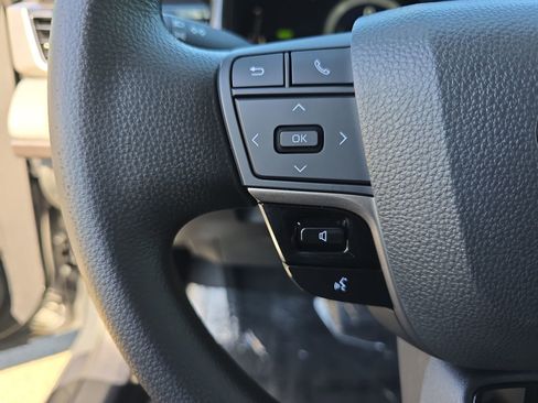 Used 2025 Toyota Camry LE w/ Convenience Package FWD image 16