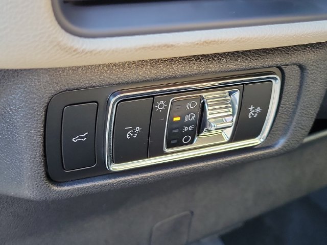 Used 2025 Lincoln Corsair AWD w/ Equipment Group 101A image 15