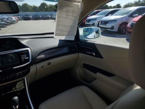 Used 2017 Honda Accord EX-L image 18