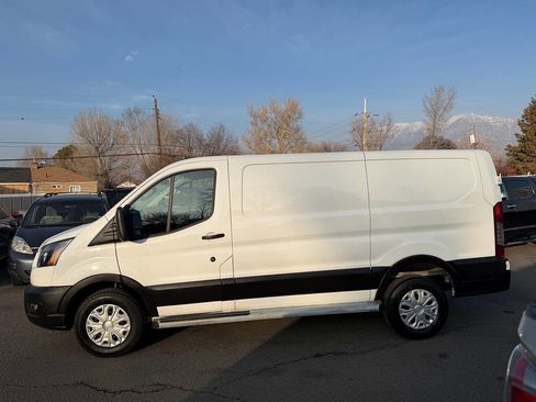 Used 2024 Ford Transit 250 Low Roof w/ Exterior Upgrade Package image 5