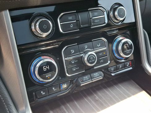 Used 2023 GMC Yukon Denali AWD/4WD image 19