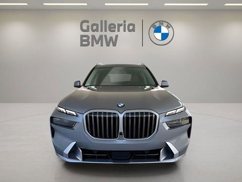 Used 2026 BMW X7 xDrive40i w/ Premium Package image 5