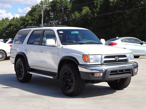 Used 1999 Toyota 4Runner SR5 w/ Upgrade Value Pkg 2 RWD image 9