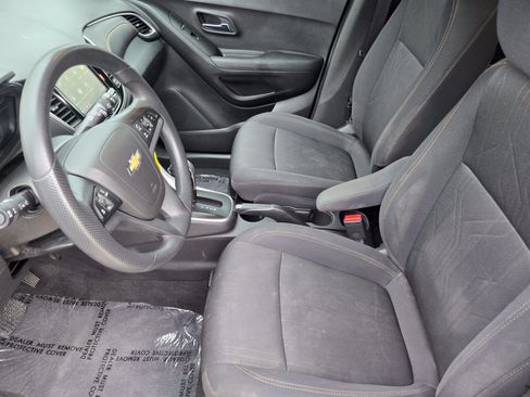Used 2019 Chevrolet Trax LT FWD image 9
