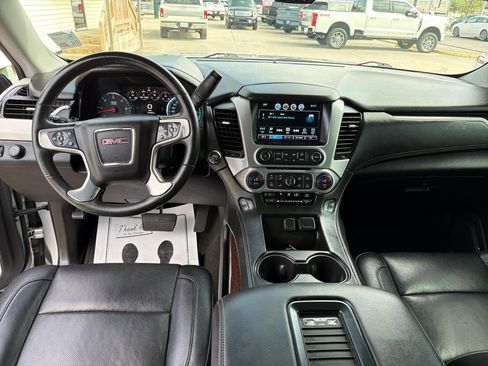 Used 2017 GMC Yukon SLT w/ Premium Edition RWD image 19