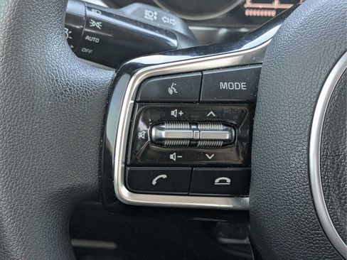 Used 2023 Kia Sorento LX FWD image 23