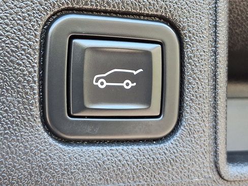 Used 2021 GMC Terrain SLT w/ Infotainment Package II AWD/4WD image 28