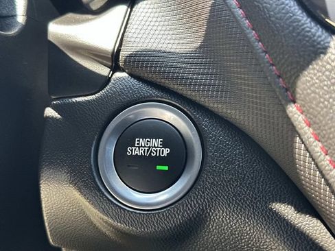 Used 2023 Chevrolet Equinox RS FWD image 26