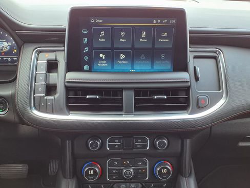Certified 2024 Chevrolet Suburban RST w/ Luxury Package AWD/4WD image 11
