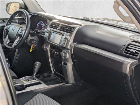 Used 2016 Toyota 4Runner SR5 image 19