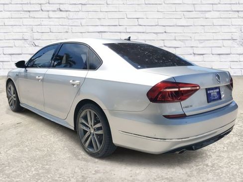 Used 2018 Volkswagen Passat 2.0T R-Line image 2