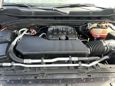 Used 2022 Chevrolet Silverado 1500 LT Trail Boss w/ LPO, Dark Essentials Package AWD/4WD image 17