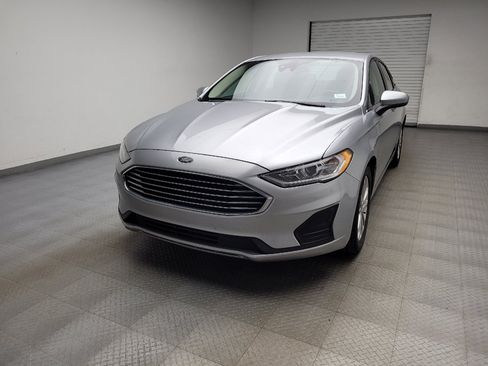 Used 2020 Ford Fusion SE FWD image 15