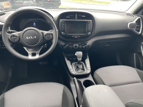 Used 2024 Kia Soul LX w/ Option Group 015 image 7