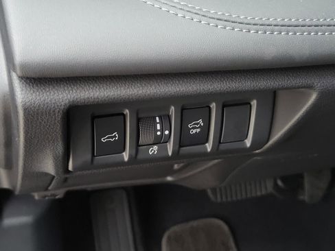 Certified 2025 Subaru Outback Limited image 22