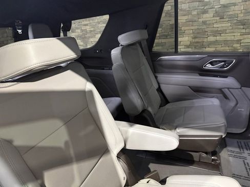 Used 2023 GMC Yukon SLT w/ SLT Luxury Package image 33
