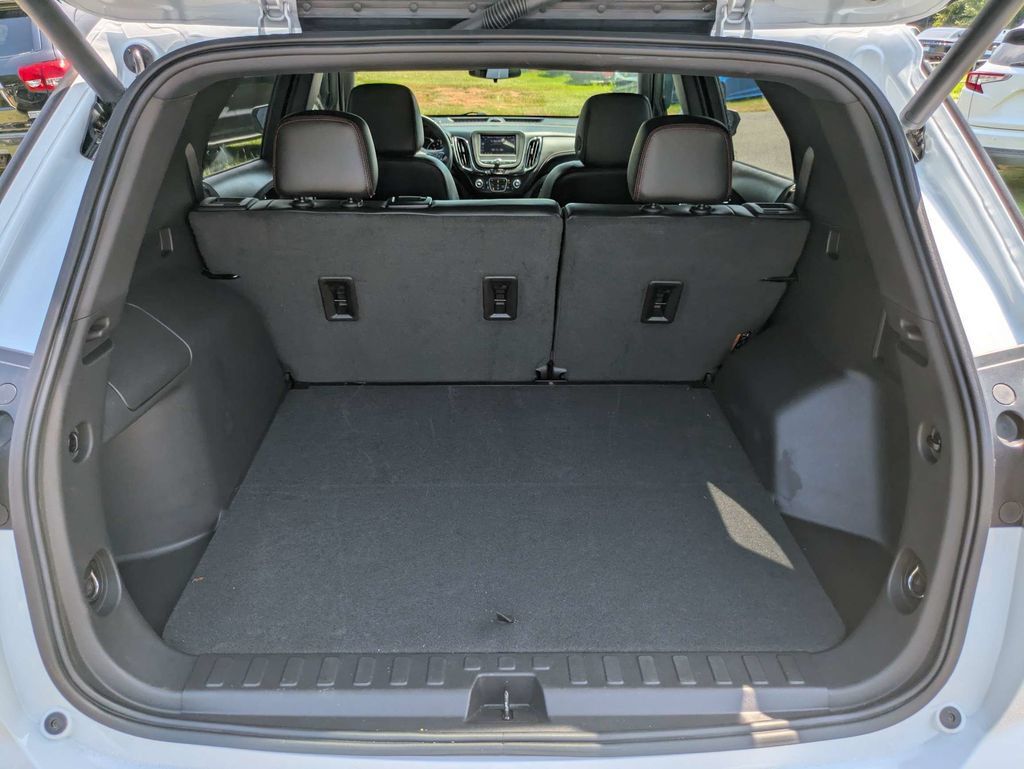 Used 2024 Chevrolet Equinox RS FWD image 13