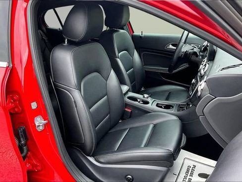 Certified 2019 Mercedes-Benz GLA 250 4MATIC image 32