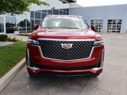 Used 2023 Cadillac Escalade Premium Luxury w/ Performance Package AWD/4WD image 3