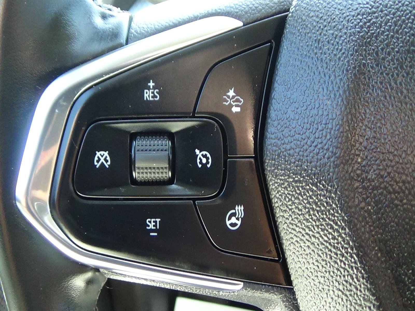 Used 2025 Chevrolet Trax LT w/ LT Convenience Package FWD image 20