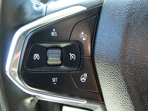Used 2025 Chevrolet Trax LT w/ LT Convenience Package FWD image 20