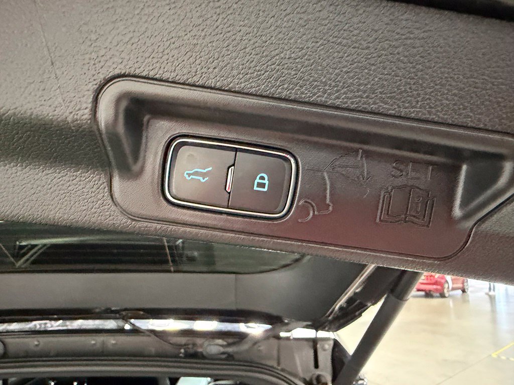 Used 2024 Ford Explorer ST-Line w/ Class IV Trailer Tow Package AWD/4WD image 21