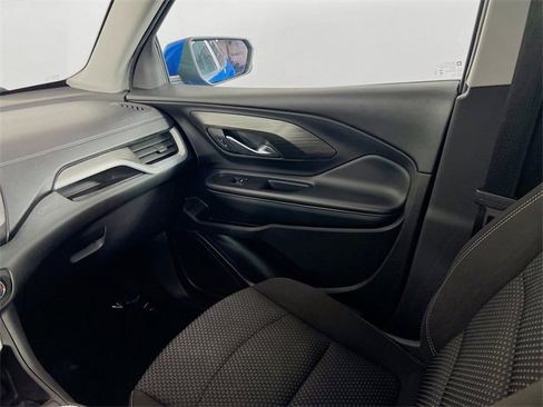 Used 2024 GMC Terrain SLE image 21