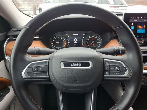 Used 2022 Jeep Compass Limited image 19