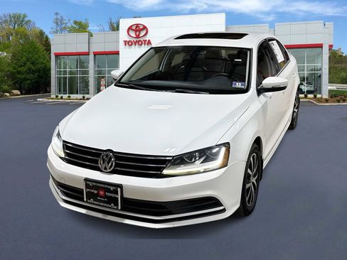 Used 2017 Volkswagen Jetta SE image 1
