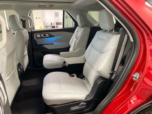 New 2026 Ford Explorer Platinum w/ LUX Leather Package image 11