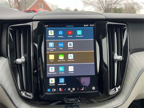 Used 2024 Volvo XC60 B5 Plus w/ Protection Package Premier image 22