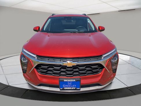 Used 2024 Chevrolet Trax LT w/ Driver Confidence Package image 8