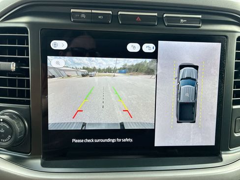 Used 2024 Ford F150 XLT image 15