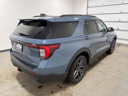 New 2026 Ford Explorer ST-Line w/ ST-Line Street Pack image 4