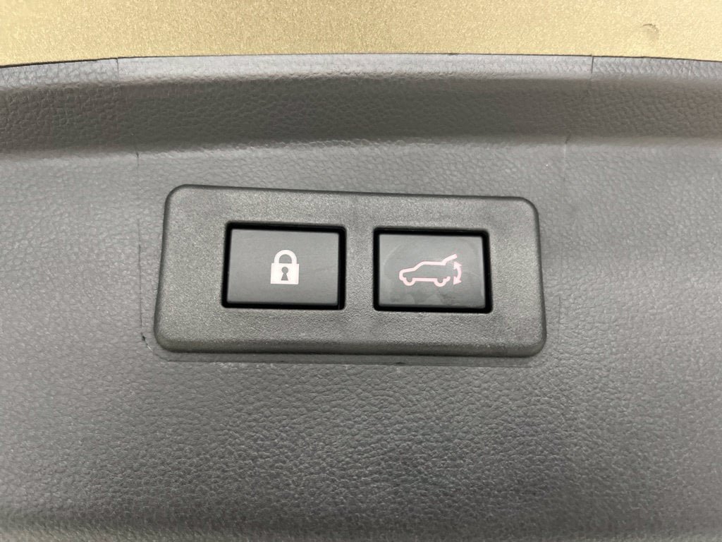 Certified 2025 Subaru Outback Touring AWD/4WD image 34