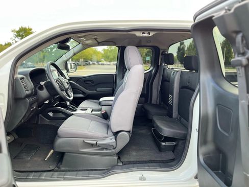 Used 2024 Nissan Frontier S w/ S Utility Package image 15