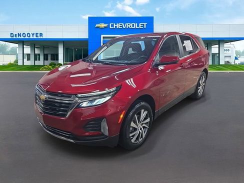 Used 2024 Chevrolet Equinox LT w/ LPO, Floor Liner Package image 1