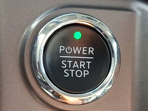 Used 2025 Ford F150 Lightning XLT AWD/4WD image 25