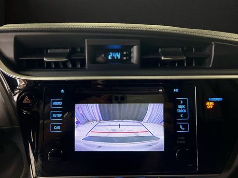 Used 2018 Toyota Corolla SE FWD image 21