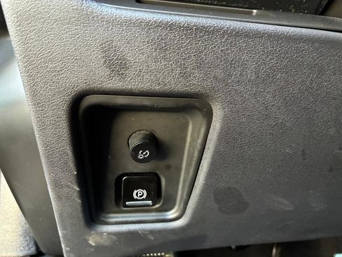 Used 2021 Chevrolet Corvette Stingray Coupe w/ 1LT image 24