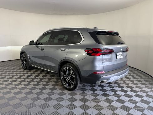 Used 2024 BMW X5 sDrive40i w/ Premium Package RWD image 3