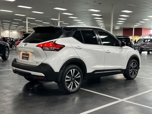 Used 2020 Nissan Kicks SR w/ SR Premium Package FWD image 7