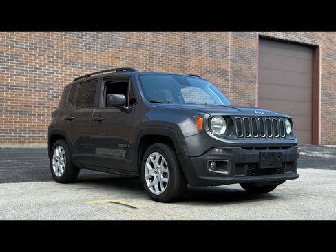 Used 2018 Jeep Renegade Latitude FWD image 1