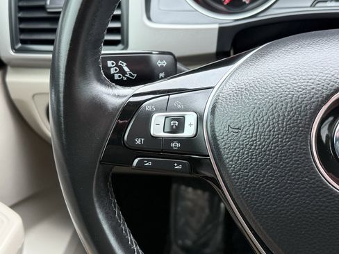 Used 2020 Volkswagen Atlas SE w/ Towing Package image 30