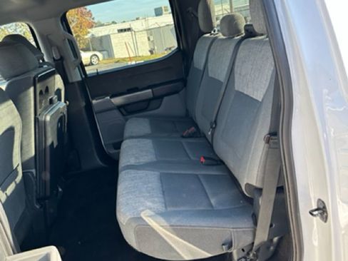 Used 2021 Ford F150 XLT image 9