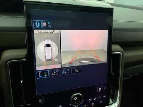 Used 2026 GMC Yukon Denali Ultimate w/ LPO, Floor Liner Package AWD/4WD image 18