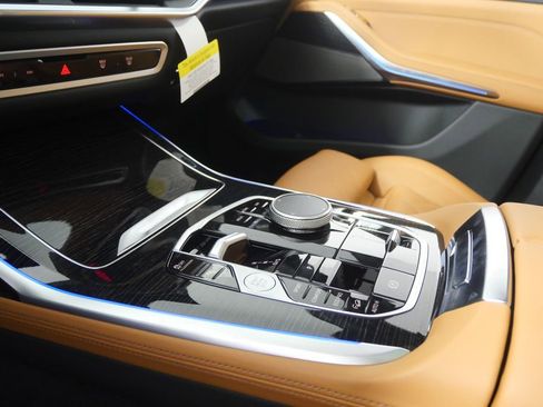 New 2026 BMW X7 M60i AWD/4WD image 24