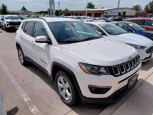 Used 2020 Jeep Compass Latitude w/ Popular Equipment Group AWD/4WD image 6