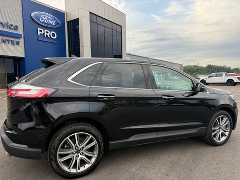Used 2024 Ford Edge Titanium AWD/4WD image 7
